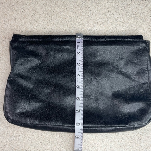 Vintage Leather Black Fold-over Clutch Tassel - Picture 2 of 7